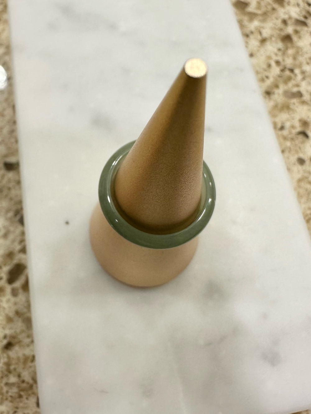 Jade ring - Picture 2 of 3